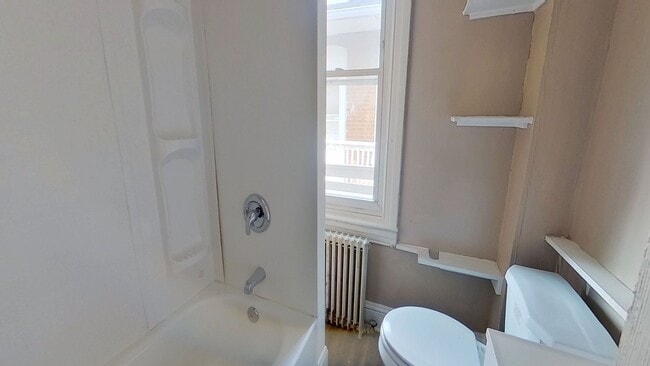 Building Photo - Second-Floor Apartment Accepting Housing Vouchers