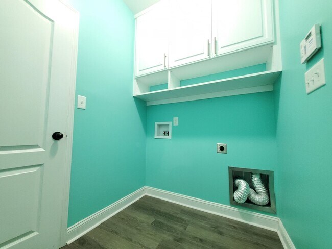 Building Photo - Gorgeous Home In Turnberry Subdivision