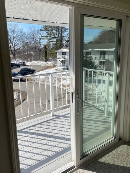 Building Photo - 824 State St