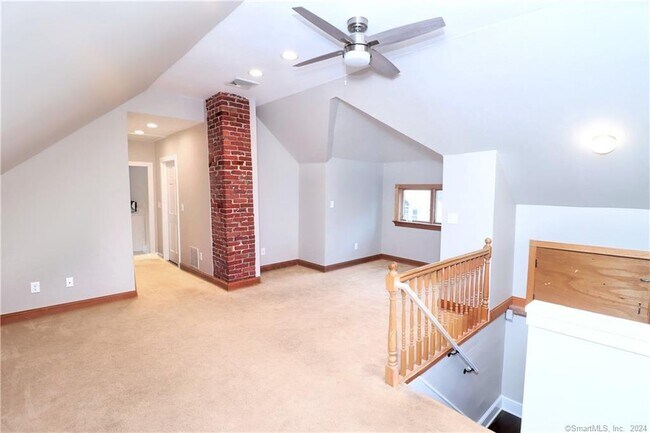 Building Photo - 165 Elm St