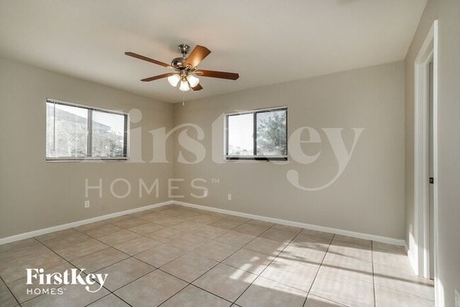 Building Photo - 2022 NW 9th St