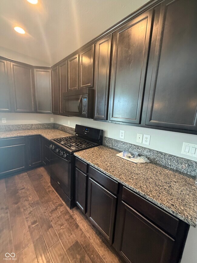 Building Photo - 9681 Angelica Dr