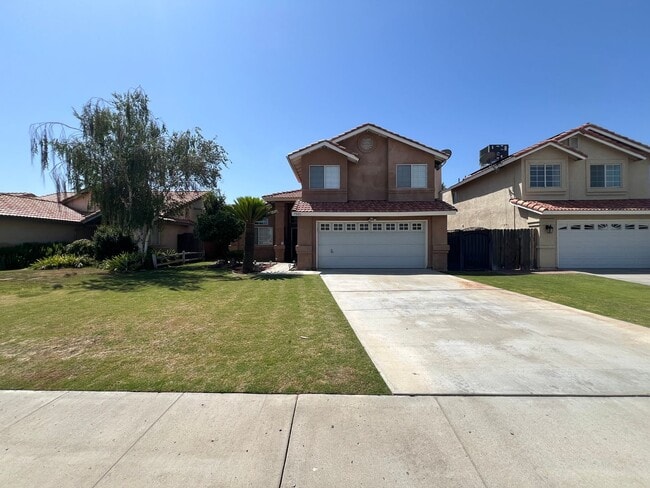 Primary Photo - 7501 Canyon Clover Dr