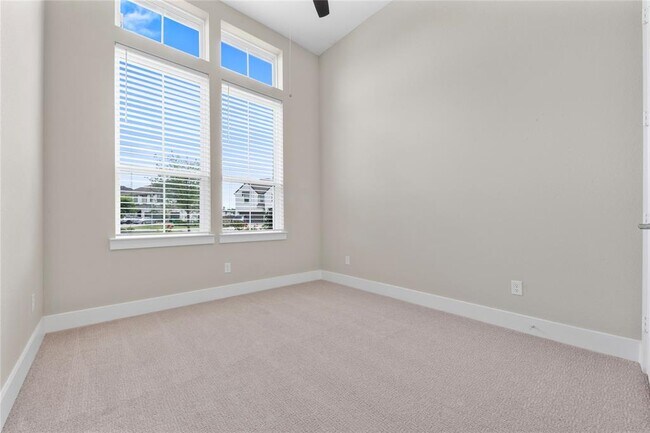 Building Photo - 24815 Pavonia Lake Ln