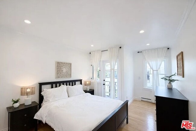 Building Photo - 837 5th St