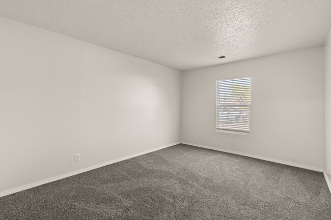 Building Photo - 1730 Arlene Rd SE