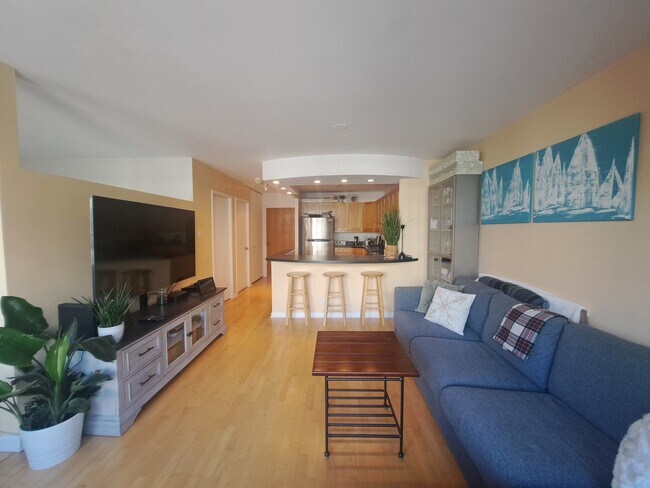 Building Photo - 211 E Ohio St