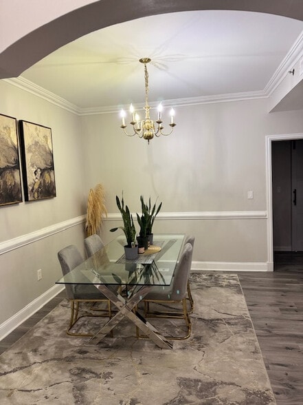 Building Photo - Room in Condo on Peachtree St NE