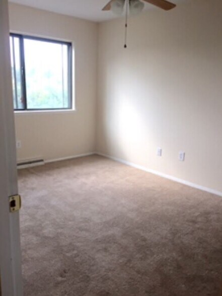 Building Photo - 504 Heritage Dr