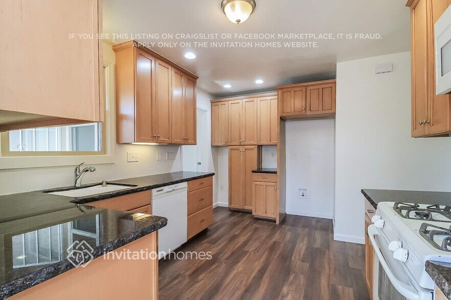 Building Photo - 2861 Herbert Way