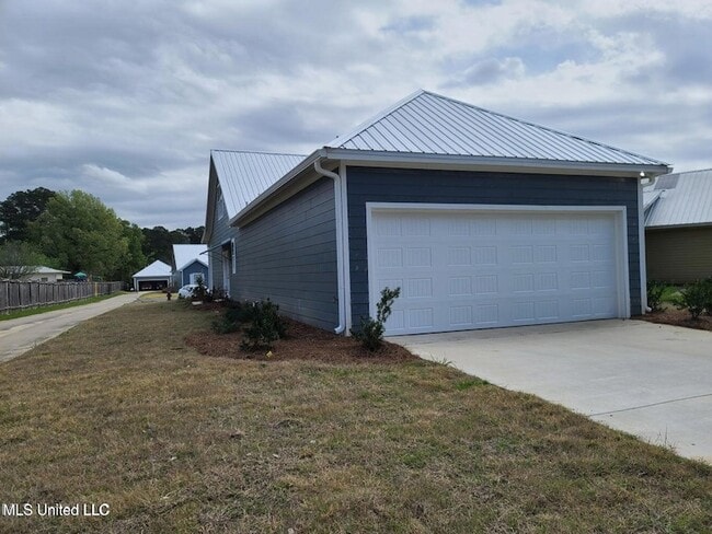 Building Photo - 317 Hamilton Ct
