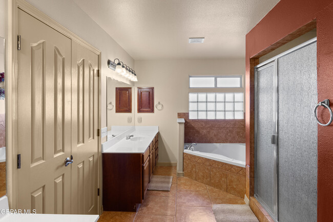 Building Photo - 6032 Valle Espanola Ln