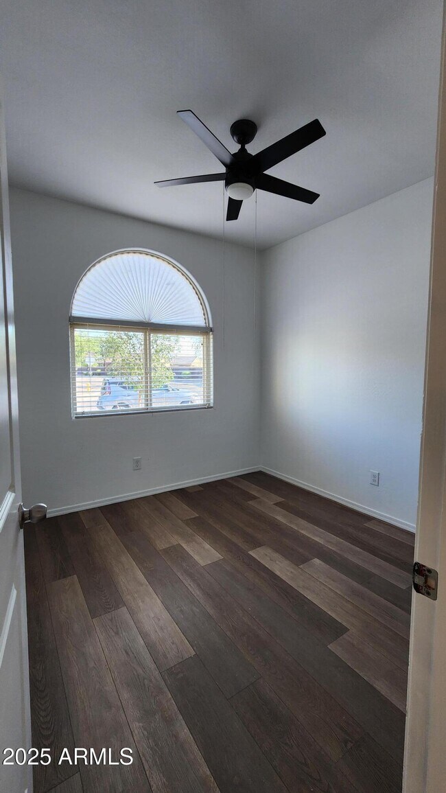 Building Photo - 41932 W Manderas Ln