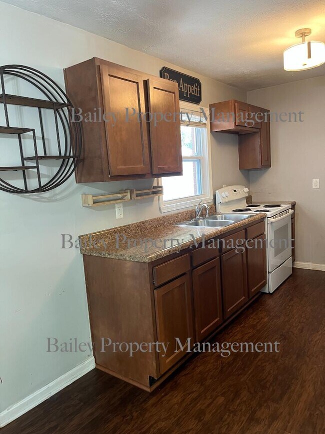 Building Photo - 6357 Doe Run Rd