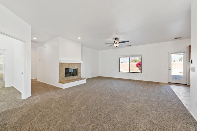 Building Photo - 30595 Sierra Pl