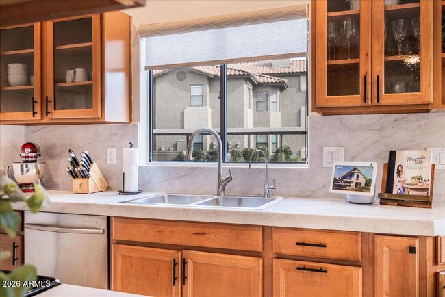 Building Photo - 9600 N 96th St