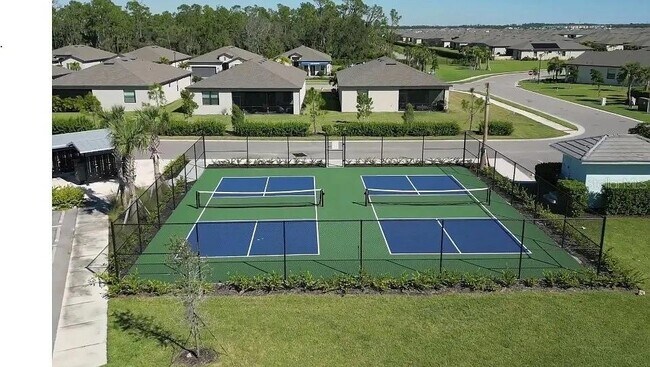 Building Photo - 1464 Saddlewood Cir