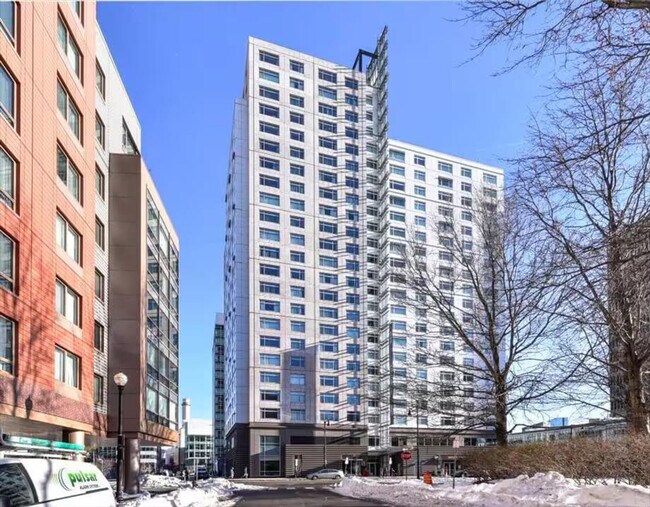 Building Photo - 356 Third St