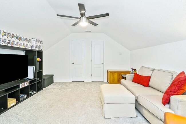 Building Photo - 221 Wilson Dr