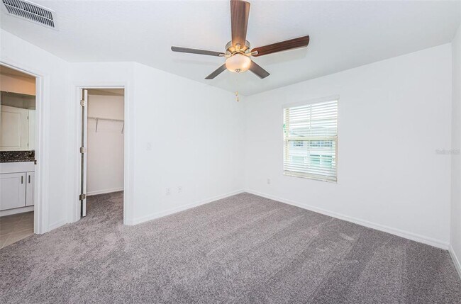 Building Photo - 8327 Crescent Oaks Dr