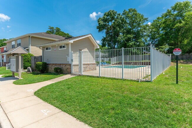 Building Photo - 406 Arbor Lake Dr