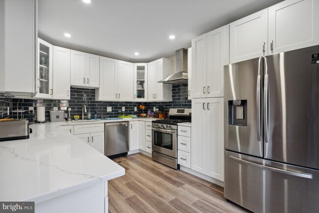 Building Photo - 6257 Harbin Dr
