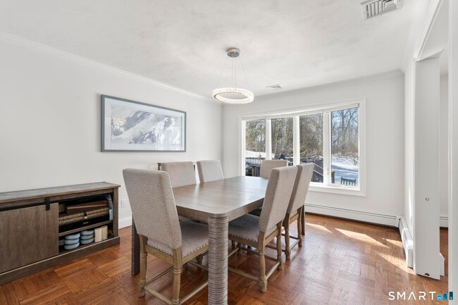 Building Photo - 153 Fillow St