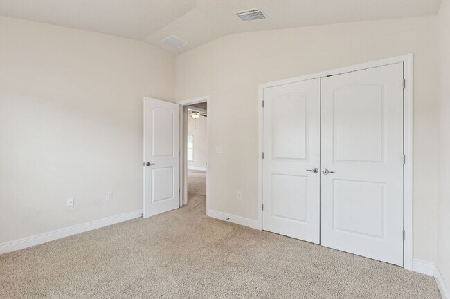 Building Photo - 458 Macon Dr