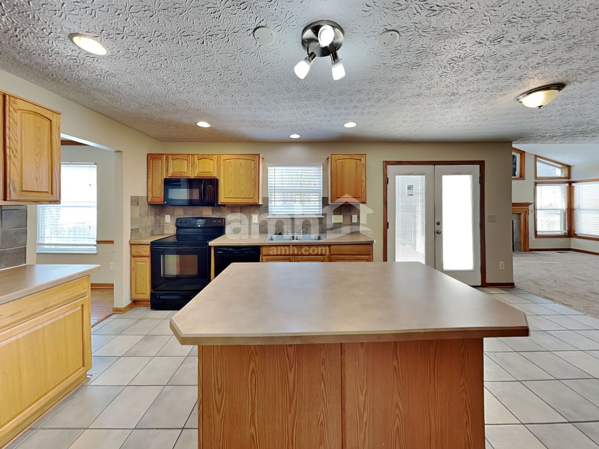 Building Photo - 375 Highbanks Valley Dr