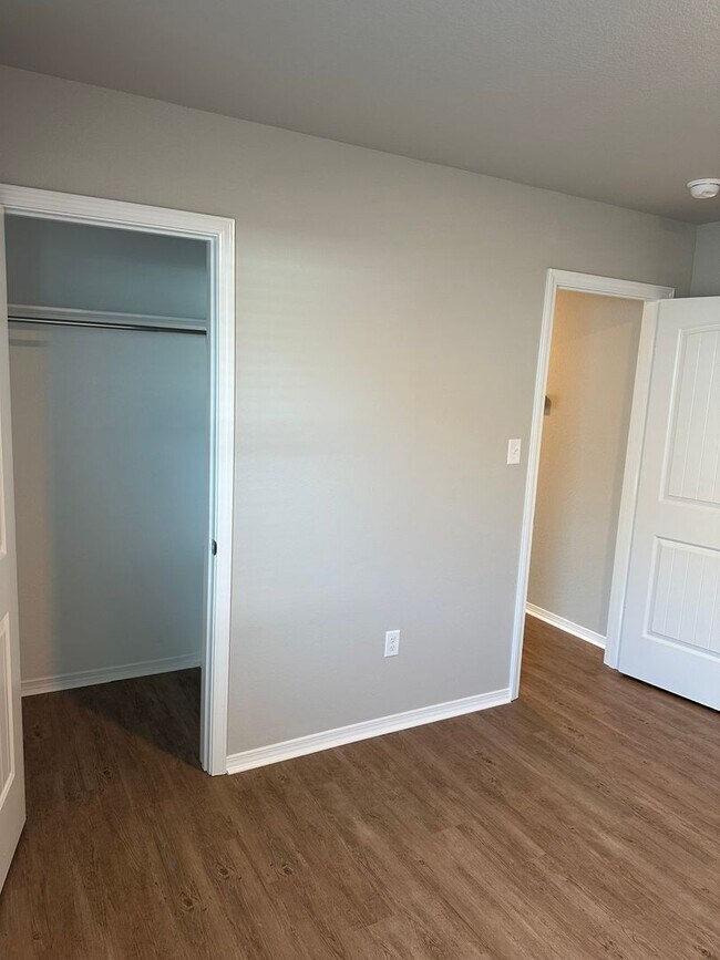 Building Photo - *Pre-leasing* Three Bedroom | Two Bath Hom...
