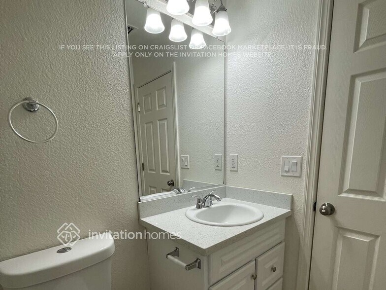 Building Photo - 1187 Jewelflower St