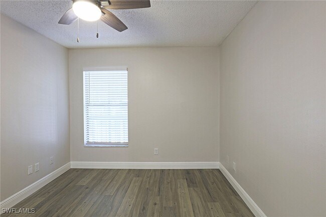 Building Photo - 5305 Summerlin Rd