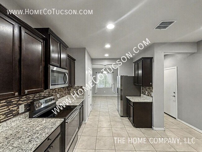 Building Photo - 11675 W Vanderbilt Farms Way