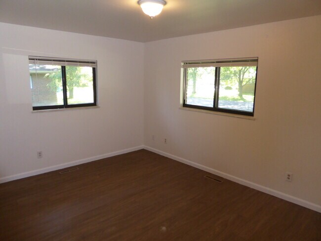 Building Photo - 808 Horizon Ave