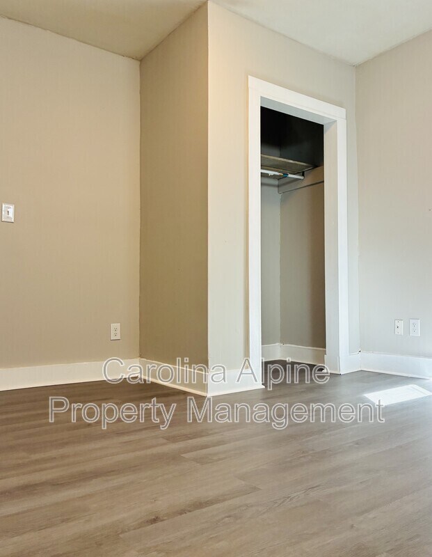 Building Photo - 2716 Mayfair Ave