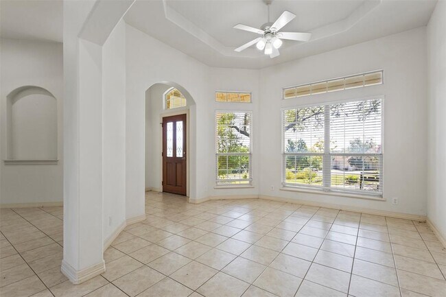 Building Photo - 13700 Madrone Mountain Way