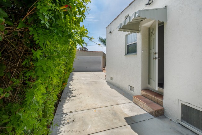 Building Photo - 2610 S Bedford St