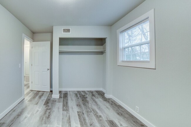 Building Photo - MUST SEE Remodeled Sapulpa Home