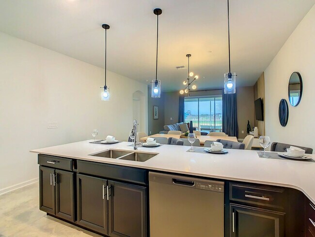 Building Photo - 9335 Sommerset Hills Dr