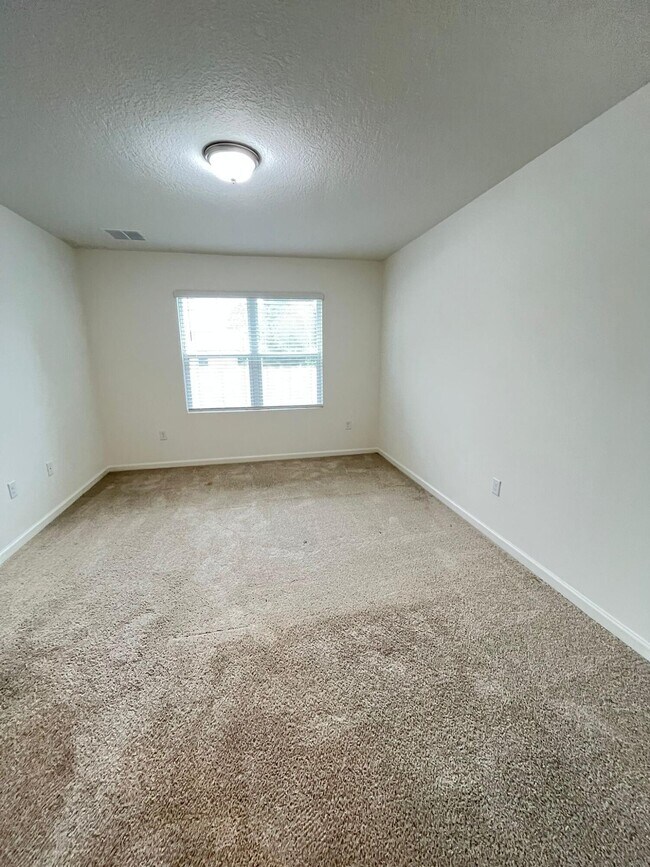 Building Photo - 1570 San Filippo Dr SE