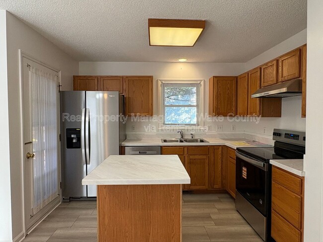 Building Photo - 1811 Kelly Glen Dr