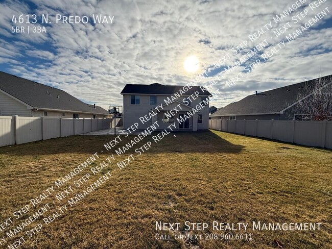 Building Photo - 5 Bed 2.5 Bath Home -  NO SECURITY DEPOSIT...