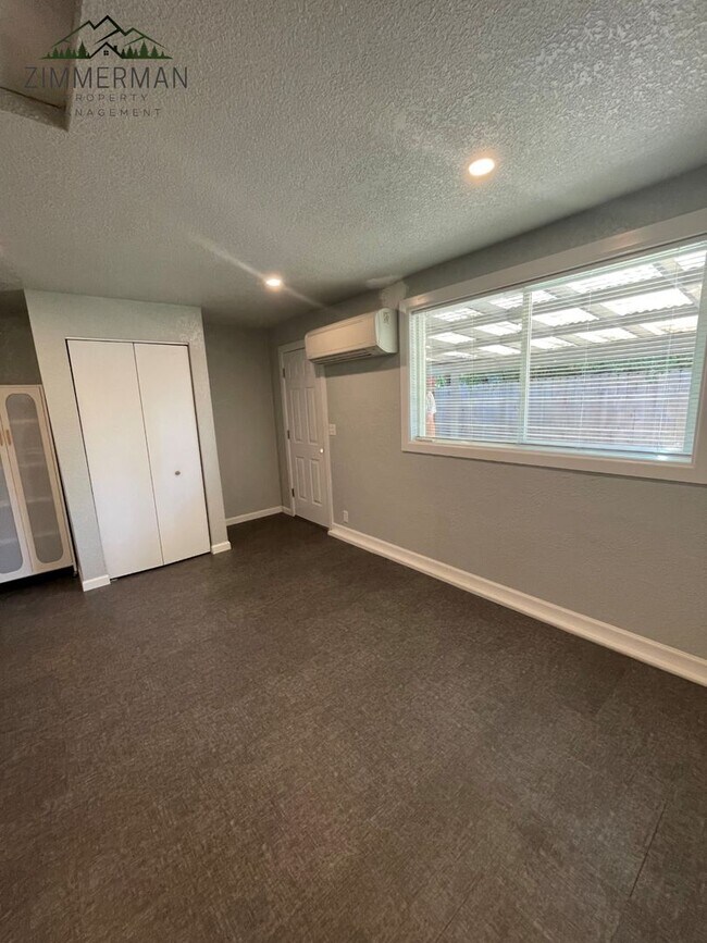 Building Photo - 611 Centennial Blvd