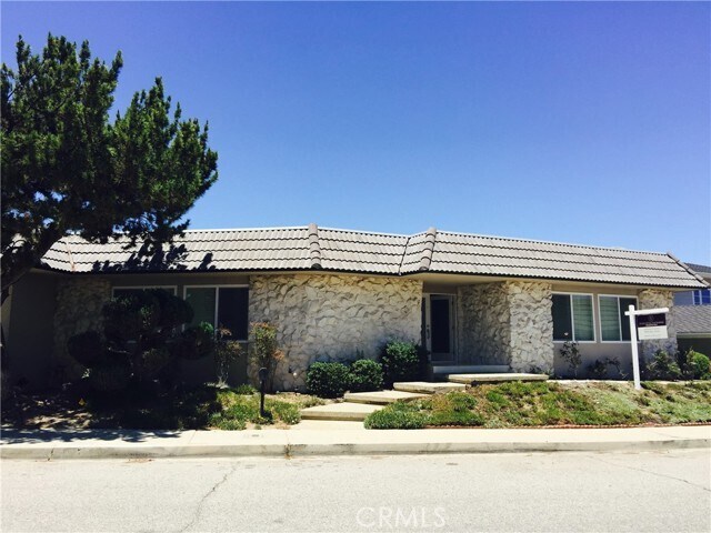 Building Photo - 14687 Deervale Pl
