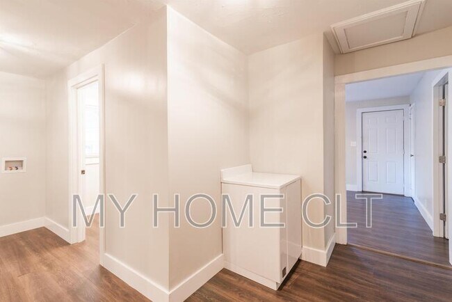 Building Photo - 1108 W Walnut Ave