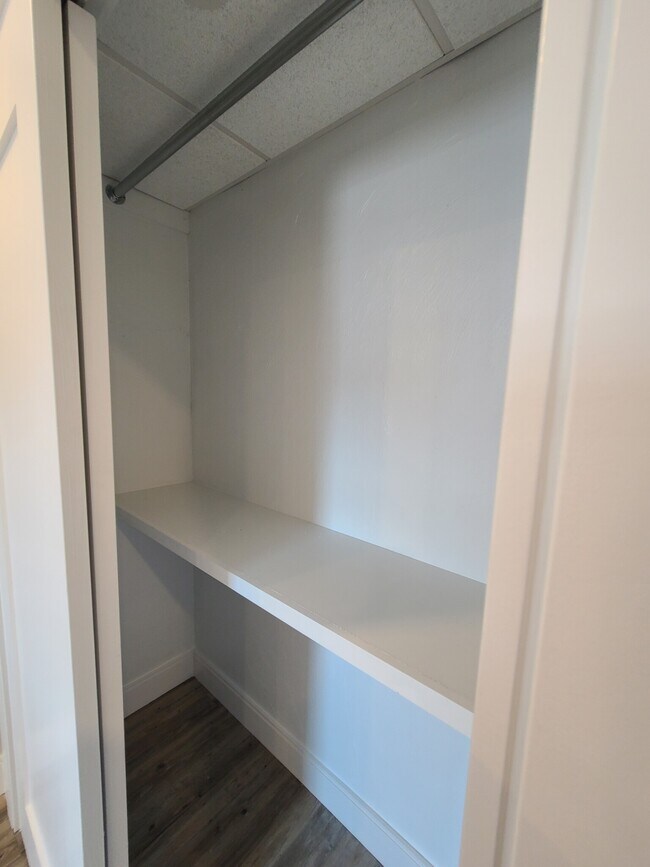 Building Photo - 15 Carson St