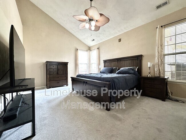 Building Photo - 1116 Fern Ln