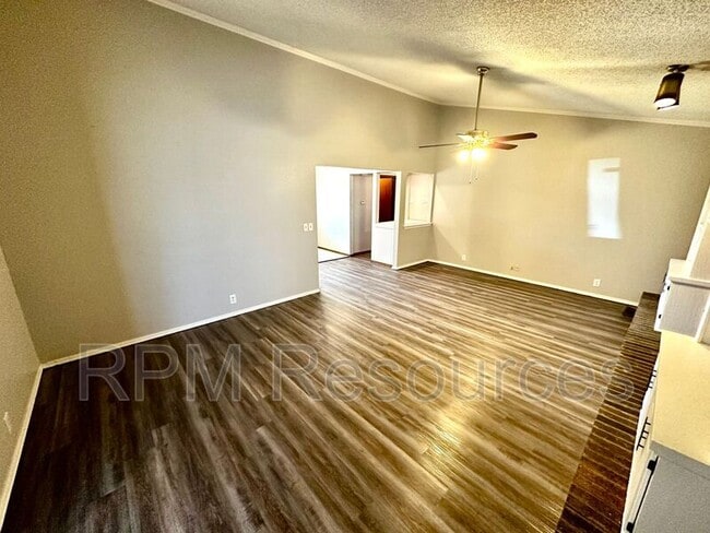 Building Photo - 2813 Greenfield Dr