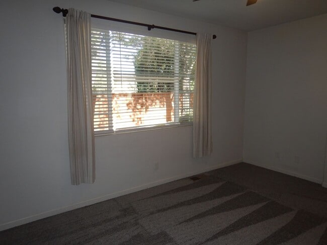 Building Photo - D'Andrea Single Story 3 BR Home on Corner Lot