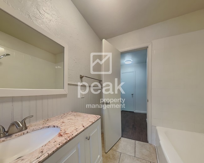 Building Photo - $1799! Beautiful 3Bed/2Bath home in FORT WORTH! Apply by 9/8 for Labor Day Savings! See description!